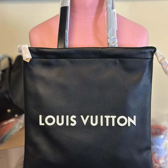 Buyers Choice Multiple Options Black and White Tote See All Photos - Picture 2 of 6